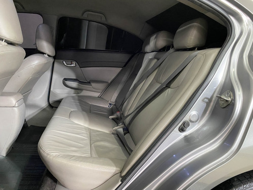 Imagem 17 de 22 de Honda Civic