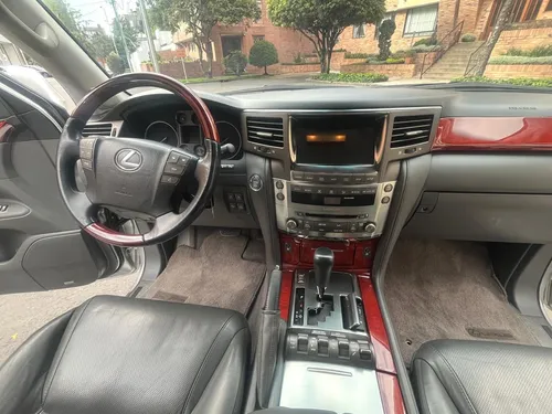 Lexus LX 5.7 570