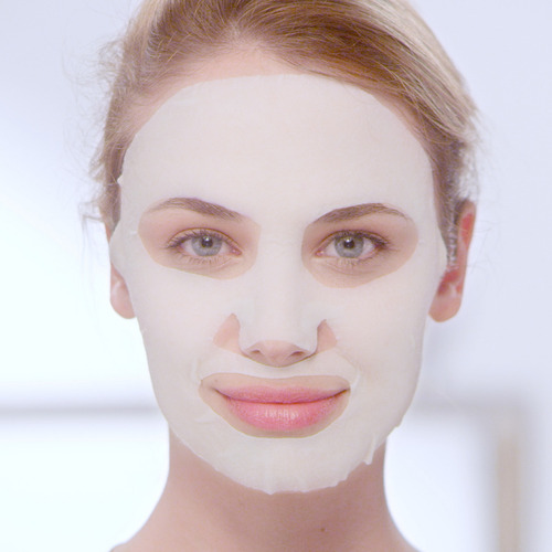 Imagen 7 de 9 de Mascarilla En Tela Garnier Skin Active Granada Hidra Bomb