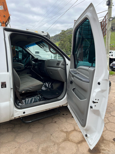 Ford F-350 4x2 Com Munck E Carroceria