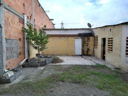 Imagen 7 de 30 de Casa Comercial En Venta Zona Centro Este Barquisimeto, Zona Comercial, Gas Directo Por Tuberias, No Falta Servicio Electrico. Inf. 0424-5620928 Flex 22-11859 Z18
