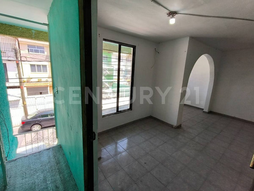 Casa En Venta Con 2departamentos Cerca Metro Ecatepec, Col Fuentes De Aragón