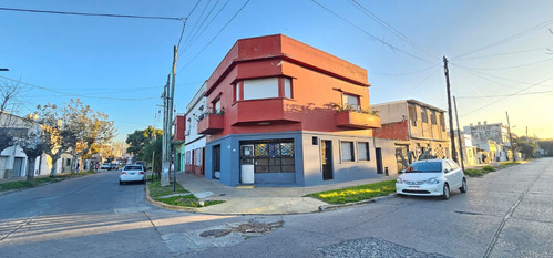 Venta Casa De 4 Amb Con Patio Y Cochera + Local!!!