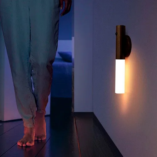 Lampara Pared Mesita Linterna Led Sensor Movimiento Usb Imán Estructura Madera Clara