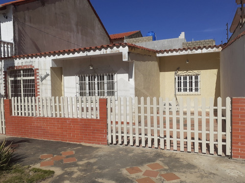 Imagen 2 de 8 de Casa Cómoda De Un Nivel En El Ingenio