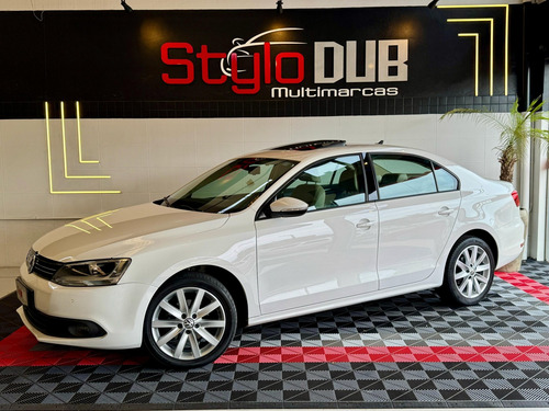 Volkswagen Jetta 2.0 Comfortline Flex 4p Automática