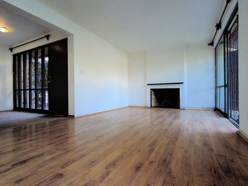 Imagen 9 de 22 de En Venta Casa En Sector Estratégico A Una Cuadra De Vitacura