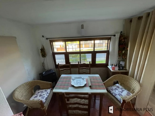 Venta De Casa Con 703 M2 Terreno Con 2 Dormitorios 2 Baños En Pinares C849
