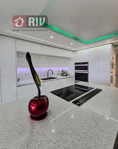 Venta- Espectacular Y Apmplio Apartamento Ubicado En Caribe, Estado La Guaira