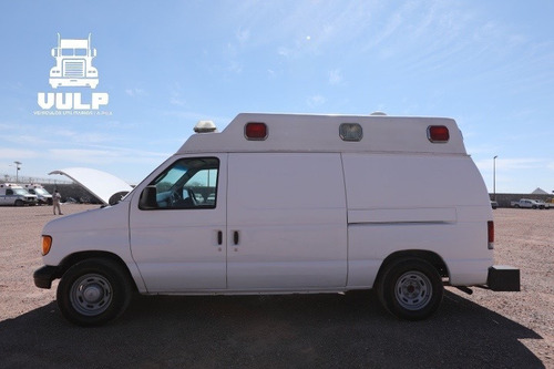 Ambulancia Ford E 150. 2004