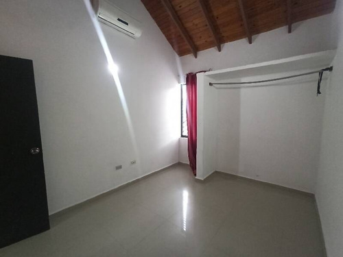 Imagen 10 de 16 de Se Vende Town House Con Aires Y Cocina Equipada En Villas De Alcala 14137 Andres Peña