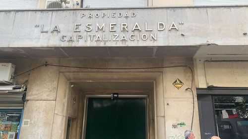 Venta Departamento Dos Dormitorios - La Esmeralda.