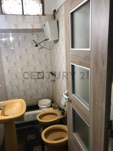 Venta De Casa De 3 Dormitorios En Barrio Escalante, Santa Fe.
