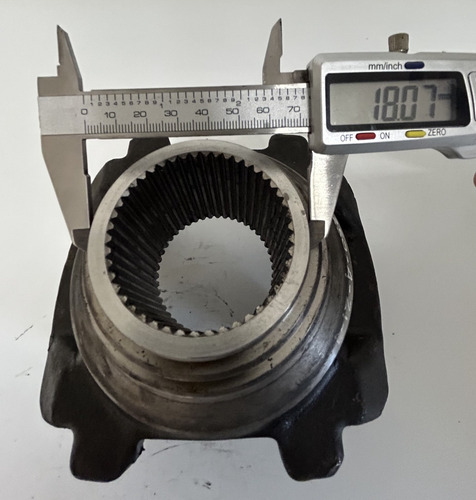 A250-4-21-1 Yugo 46 Estrias P/transmison Sin Reten Spl250
