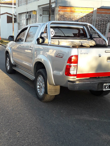 Imagen 3 de 8 de Toyota Hilux 3.0 Cd Srv Cuero I 171cv 4x2 2012