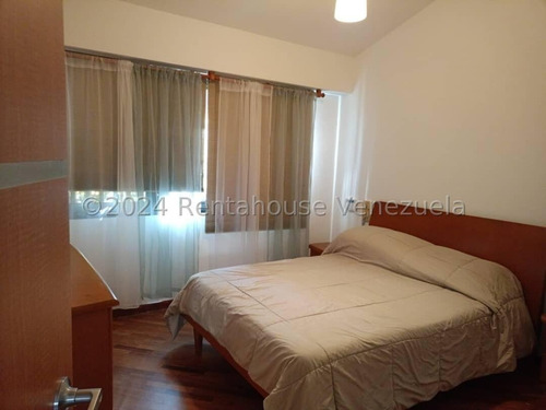 Townhouse En Alquiler, Urb. Lomas De La Trinidad