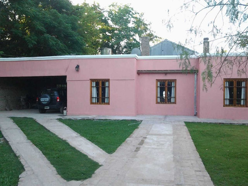 Imagen 2 de 14 de Casa Quinta En Pleno Centro De Marcos Paz!
