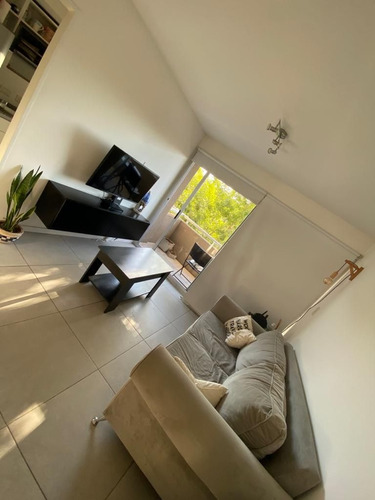 Imagen 2 de 9 de Venta Departamento Amb. Castelar