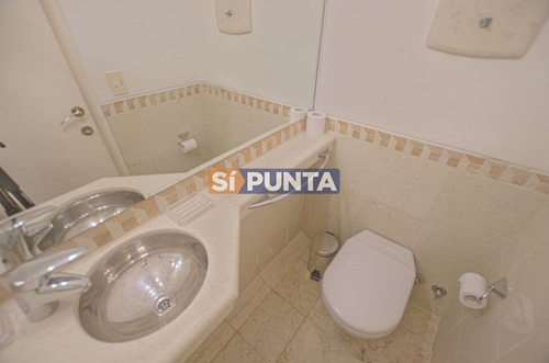 Imagen 3 de 18 de Apartamento De 3 Dormitorios En Playa Brava