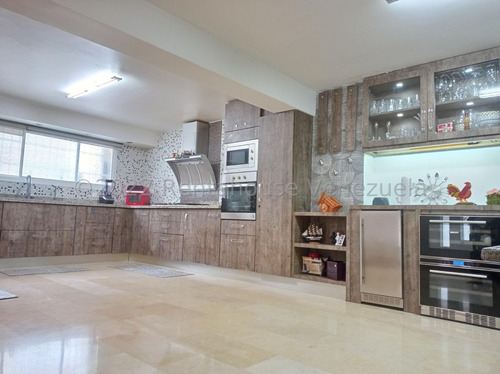 Imagen 2 de 25 de Casa En Venta Townhouse Los Naranjos Del Cafetal 22-18726 Jesús Enrique Díaz Caracas El Hatillo