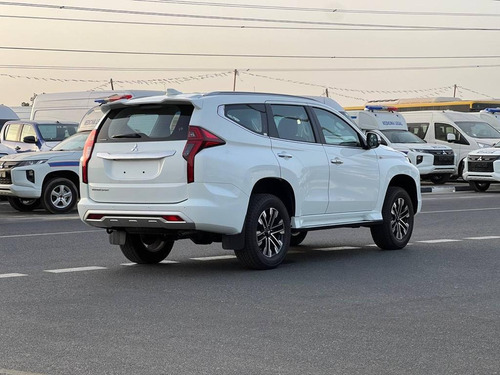 Imagen 2 de 9 de Mitsubishi Montero 2023