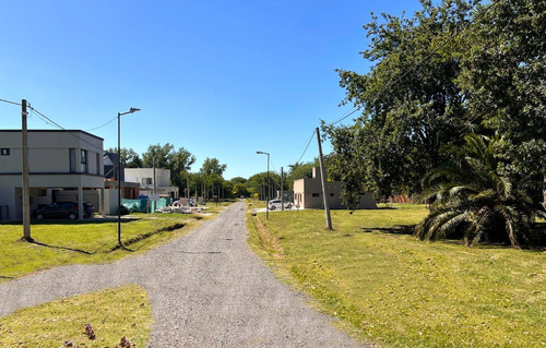 Lote En Venta En Villa Elisa Calle 407 Y 21 - Barrio Privado Las Alondras