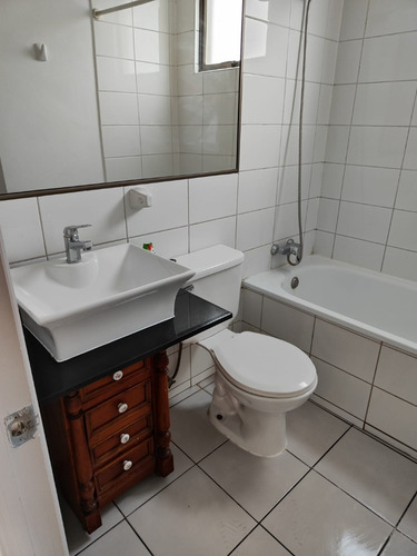 Depto 2 Dormitorios 1 Baño, Con Balcón Y Estacionamiento