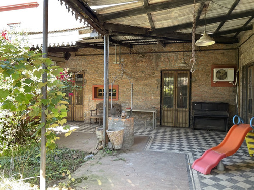 Imagen 3 de 16 de Venta De Casona 5 Dormitorios En Los Hornos, La Plata