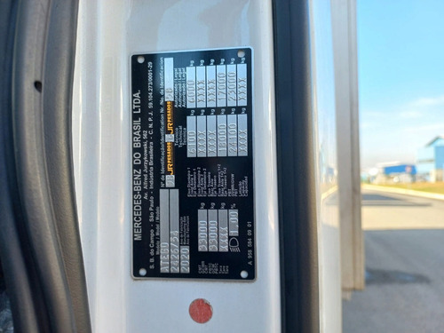 Imagem 16 de 20 de Mercedes Benz Mb 2426 Completo Ano 2021 6x2 Com Câmara Fria