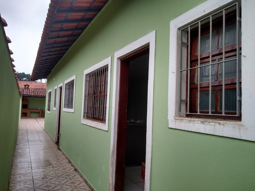Imagem 3 de 13 de Casa Em Mongaguá Com Amplo Quintal Nos Fundos! Ref.: 8717 E