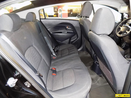 Kia Rio 1.4 4 P Automática