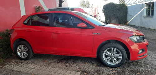 Imagen 13 de 25 de Volkswagen Polo 1,6 Comfortline Manual Año 2018 Rojo