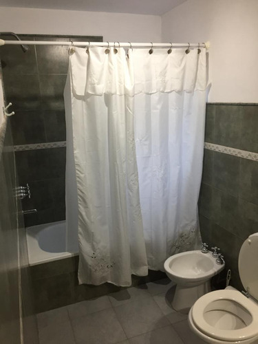 Casa De 5 Ambientes,3 Dormitorios Y 3 Baños Con Pileta Climatizada ( No Termal )