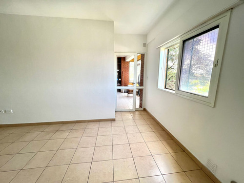 Venta Departamento 4 Dormitorios Otros Barrios Con Cochera