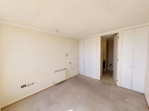 Depto En Arriendo De 2 Dorm 2 Baños. Lomas San Andres