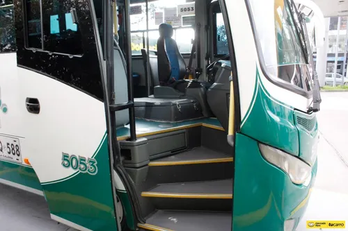 Bus Hino Xzu710l-hkfrp1 Micro Bus 20 Pasajeros