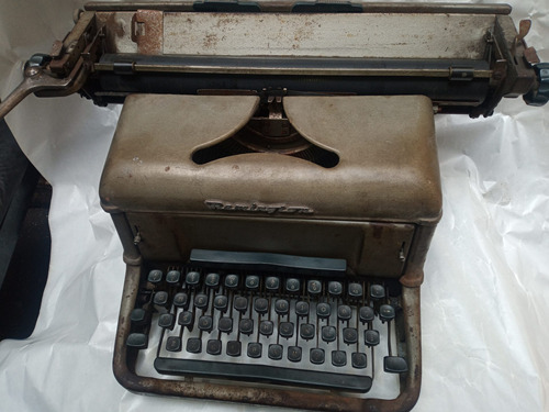 Máquina De Escribir Remington Antigua 
