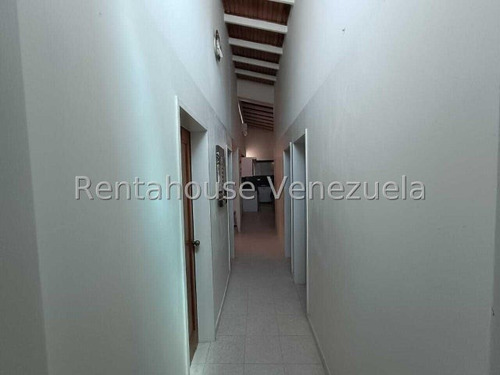 Vendo Casa En Urbanización El Castaño, Código 25-7117 Cm Leer Descripción