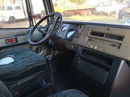 Imagem 6 de 10 de Mercedes 710 Turbo