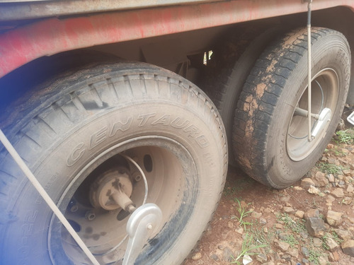 Imagem 7 de 10 de Carreta Baú Randon 1977 Com Pneus