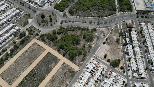 En Venta Terreno Comercial En Piedra Norte Caucel
