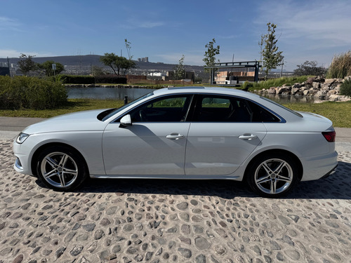 Audi A4 2.0 T Select 190hp Dsg