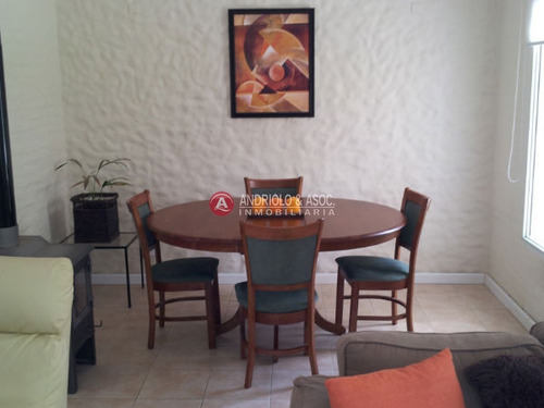Casa En Zona Lugano- Ref: 5085