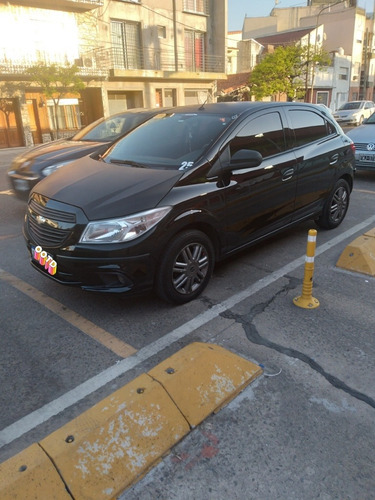 Imagen 6 de 11 de Chevrolet Onix 2016 1.4 Lt 98cv