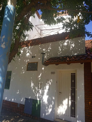 Departamento 2 Amb Primer Piso Al Frente Con Patio Propio