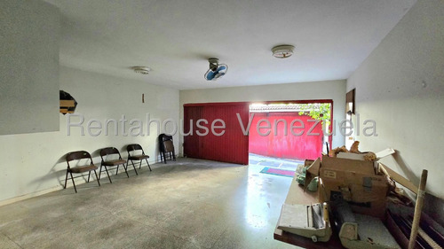 Casa En Calle Cerrada En Venta, Urb. El Marques