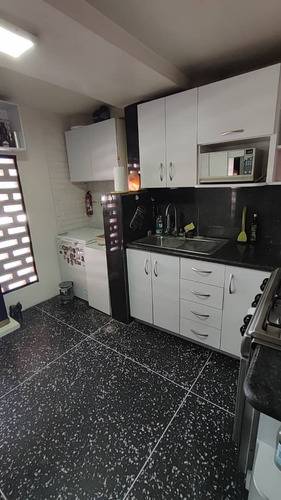 Apartamento En Venta Ubicado En Bello Monte, El Recreo.