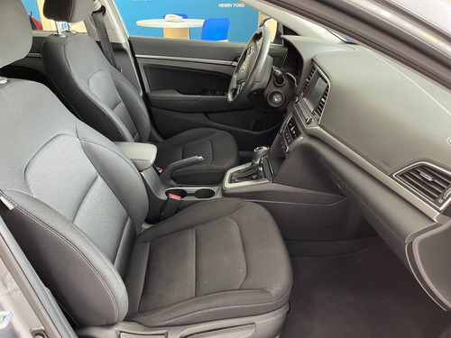 Imagen 14 de 15 de Hyundai Elantra 2018 2.0 Gls Premium At