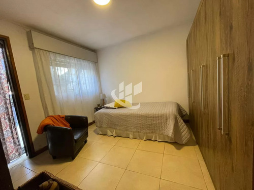 Casa En Mercedes, Terminal