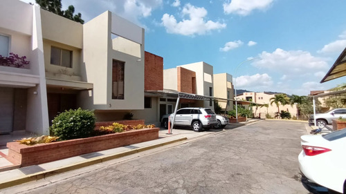 Townhouse Altos De Guataparo Residencias Las Villas. Planta 100%